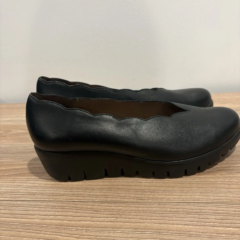 Wonders Fly Scalloped Wedge Black Wedge Shoes Size 40 US 9 Women's